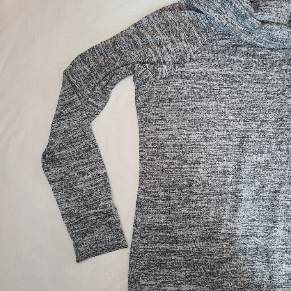 Perseption Concept Gray Cowl Neck Lightweight Lon… - image 4